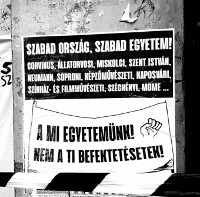 Soliplakat mit der Unibesetzung in Budapest im September 2020