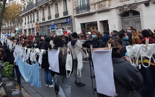 Lehrerstreik-Kundgebung am 10.11.20 in Paris unweit des Bildungsministeriums: Demo war verboten worden (Foto: Bernard Schmid)