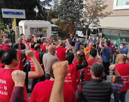 120 ArbeiterInnen sperren sich in der Fabrik von Mitsuba Automotive in der Industriezone Gebze seit dem 11.10.21 ein: Gegen Entlassungen und Union Busting