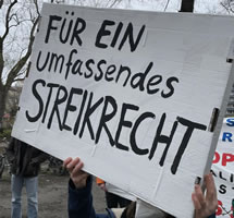 "Für ein umfassendes Streikrecht" (Foto: Martin Bechert, wir danken!)