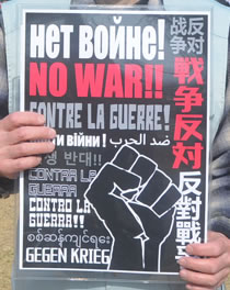 Plakat gegen den Krieg in der Ukraine - in Japan oft zu sehen