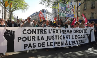 Demo am Ostersamstag 2022 in Paris: "Gegen die extreme Rechte - für Gerechtigkeit & Gleichheit - keine Le Pen in den Elyséepalast" (Foto von Bernard Schmid)
