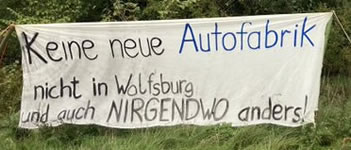 Protestcamp auf dem Trinity-Baugelände der geplanten E-Autofabrik von VW in Wolfsburg