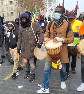 Proteste gegen neues „Ausländergesetz“ in Frankreich im Dezember 2022 (Foto Bernard Schmid)