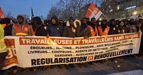 Demo in Paris im Dezember 2023 gegen das neue Ausländergesetz in Frankreich (Foto: Bernard Schmid)