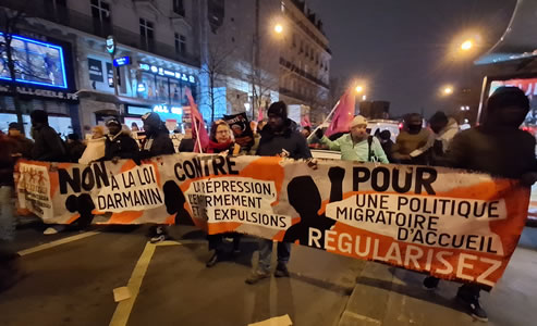 Demo in Paris im Dezember 2023 gegen das neue Ausländergesetz in Frankreich (Foto: Bernard Schmid)