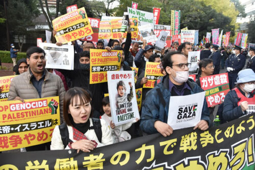 Demonstration am 19. November 2023 in Tokio mit Tomoko Horaguchi, Mitglied der Bezirksversammlung im Stadtteil Suginami (Foto: Nobuo (Tigerman) Manabe)
