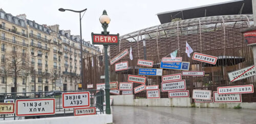 Frankreich: Umgedrehte Stadtschilder bei den Agrarprotesten (Foto: Bernard Schmid)