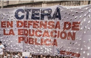 Argentinien 2024: Bildungsgewerkschaften (hier CTERA) protestieren gegen die drastischen Kürzungen in Bildung und Wissenschaft 